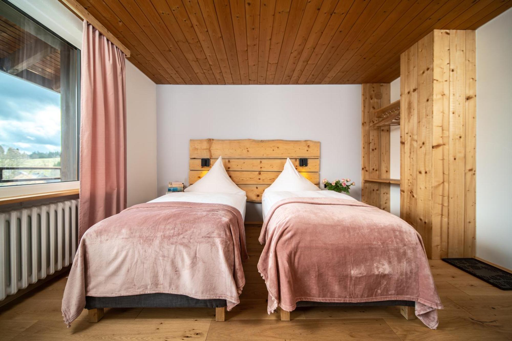 Boutique Hotel And Apartments Pension Sternen 토트무스 외부 사진